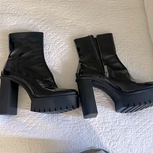 Bershka plataform boots new satin